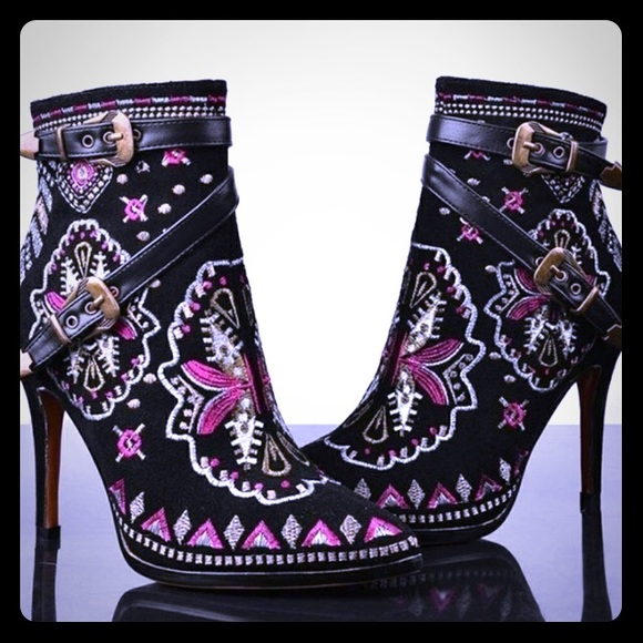Unbranded Shoes - Stunning! Embroidered Booties